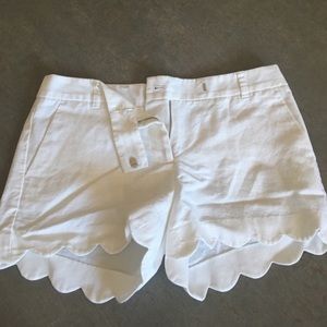 Scallop shorts
